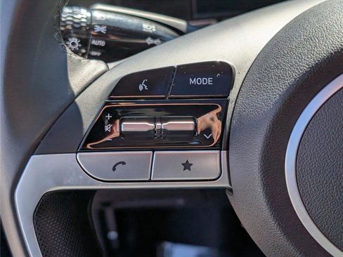 Used 2025 Hyundai Elantra Limited image 23