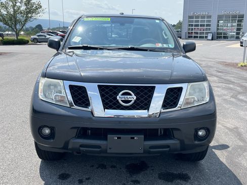 Used 2014 Nissan Frontier SV w/ SV Value Truck Package AWD/4WD image 11