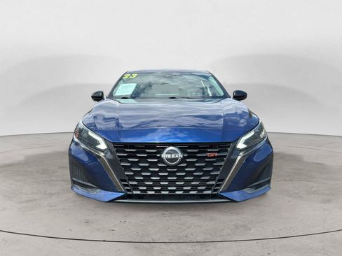 Used 2023 Nissan Altima 2.0 SR FWD image 2