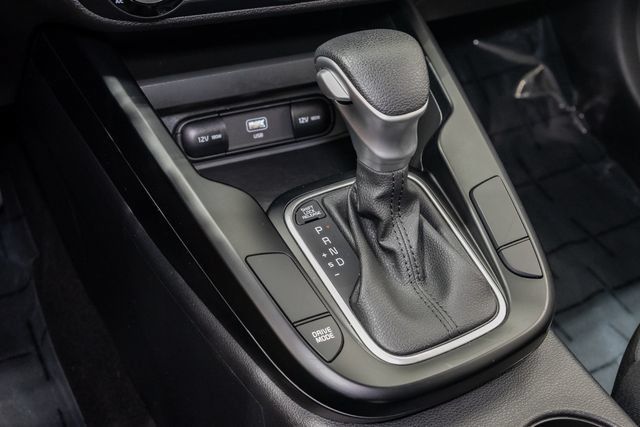 Used 2025 Kia Soul LX w/ LX Technology Package FWD image 22