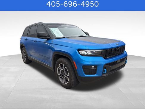 Used 2022 Jeep Grand Cherokee Trailhawk w/ Luxury Tech Group III image 2