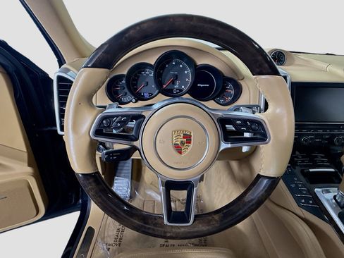 Used 2016 Porsche Cayenne image 13