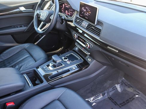 Used 2020 Audi Q5 e Premium Plus w/ Premium Plus Package image 17