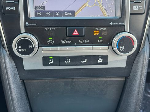 Used 2014 Toyota Camry SE image 26