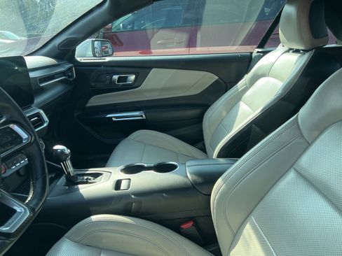 Used 2024 Ford Mustang Premium image 5