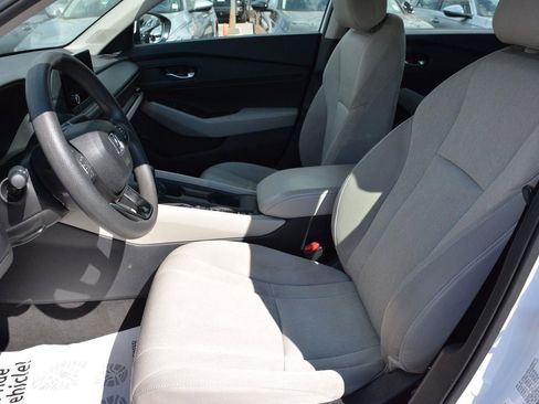 Used 2023 Honda Accord EX image 7