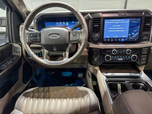 Used 2025 Ford F450 Platinum w/ Platinum Plus Package AWD/4WD image 13