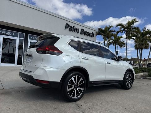 Used 2020 Nissan Rogue SL w/ Premium Package image 25