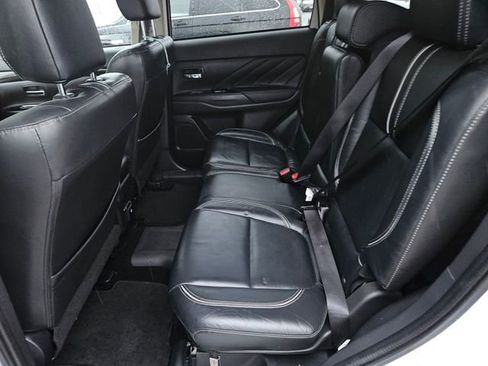 Used 2018 Mitsubishi Outlander GT image 17