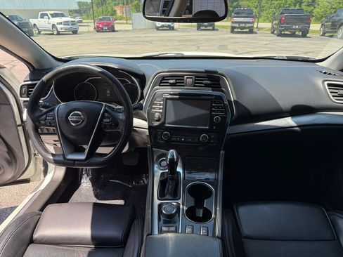 Used 2017 Nissan Maxima 3.5 SL FWD image 16