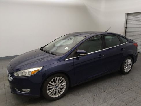 Used 2017 Ford Focus Titanium w/ Titanium Technology Package FWD image 2