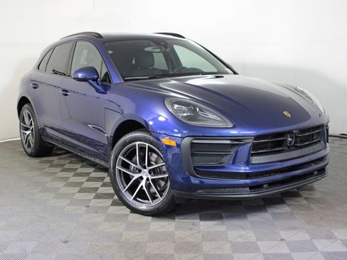 Used 2025 Porsche Macan image 10