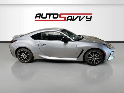 Used 2025 Toyota GR86 w/ ALL Weather Mat Package (TMS) RWD image 8