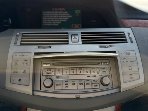 Used 2005 Toyota Avalon Limited FWD image 19