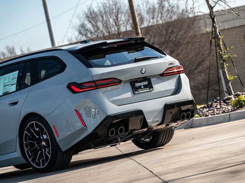 New 2026 BMW M5 Touring image 9