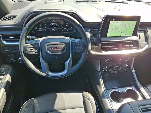 Used 2023 GMC Yukon SLT w/ SLT Luxury Package AWD/4WD image 21