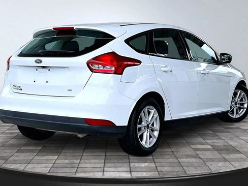 Used 2017 Ford Focus SE FWD image 6