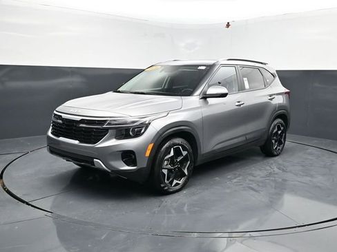 Used 2025 Kia Seltos S image 4