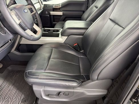 Used 2022 Ford F250 Lariat w/ Black Appearance Package AWD/4WD image 7