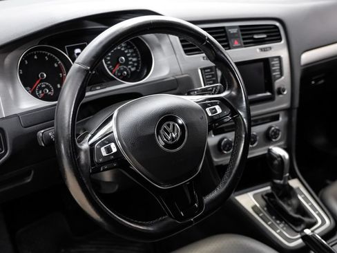 Used 2015 Volkswagen Golf S FWD image 15