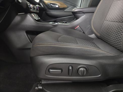 Used 2021 GMC Terrain SLE w/ Driver Convenience Package AWD/4WD image 29