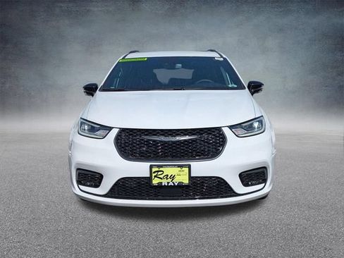 New 2026 Chrysler Pacifica Select w/ S Appearance Package FWD image 8