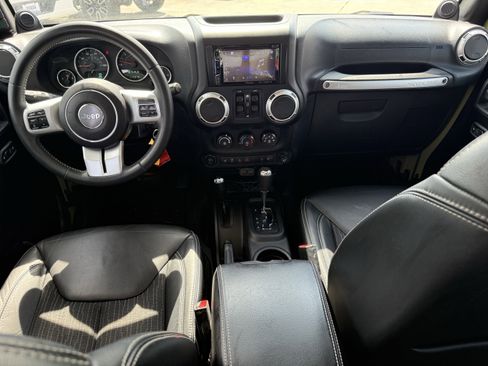 Used 2013 Jeep Wrangler Freedom Edition image 13