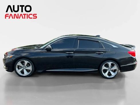 Used 2019 Honda Accord Touring image 2