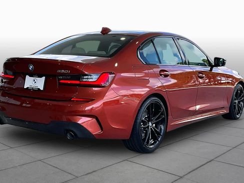 Used 2022 BMW 330i Sedan w/ M Sport Package RWD image 12