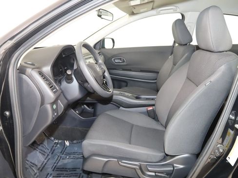 Used 2021 Honda HR-V LX image 9