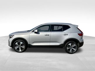 Used 2023 Volvo XC40 B5 Plus video 2
