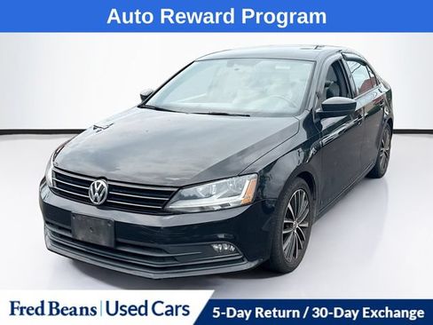 Used 2017 Volkswagen Jetta Sport FWD image 3