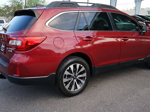 Used 2016 Subaru Outback 2.5i Limited image 3