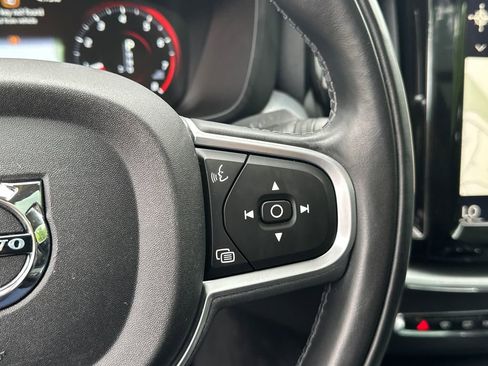Used 2018 Volvo XC60 T6 Momentum AWD/4WD image 28