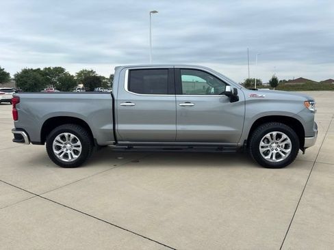 Used 2025 Chevrolet Silverado 1500 LTZ AWD/4WD image 40