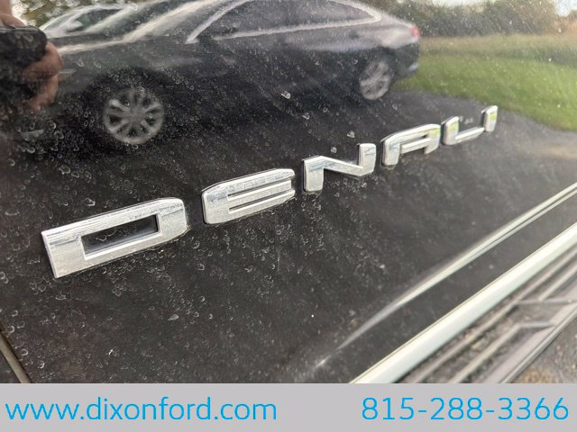 Used 2025 GMC Yukon XL Denali AWD/4WD image 10