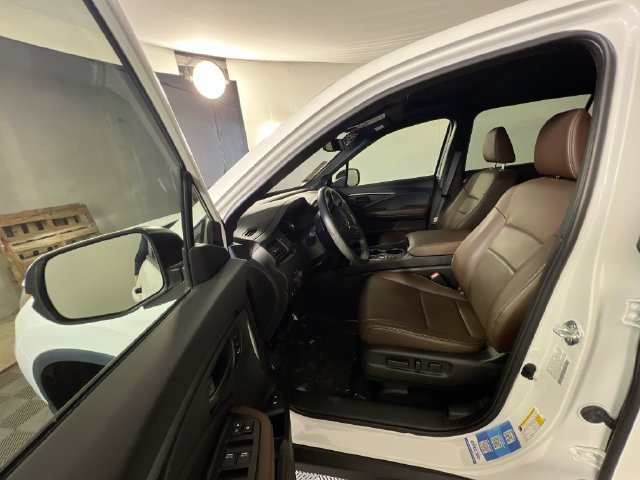 Used 2025 Honda Passport EX-L image 14