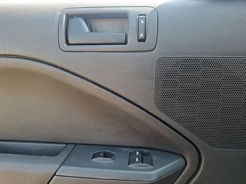 Used 2007 Ford Mustang Deluxe image 23