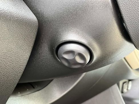 Used 2022 Chevrolet Traverse Premier image 34