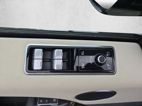 Used 2018 Land Rover Range Rover Sport HSE image 28