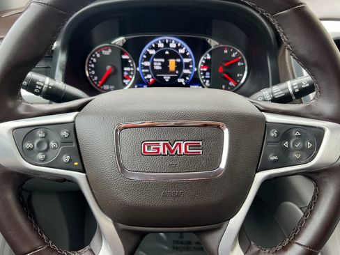 Used 2023 GMC Acadia SLT w/ Technology Package image 27