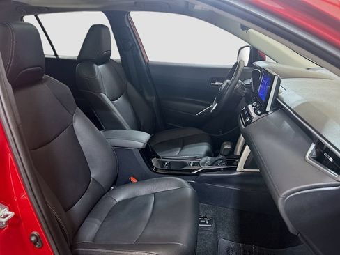 Used 2024 Toyota Corolla Cross XLE w/ Convenience Package FWD image 26