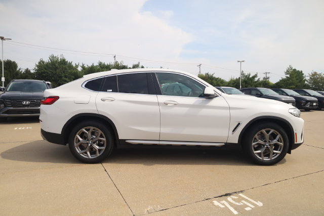 Used 2023 BMW X4 xDrive30i w/ Premium Package AWD/4WD image 6