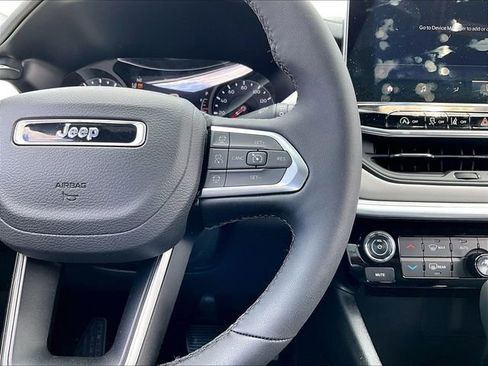 Used 2026 Jeep Compass Limited image 24