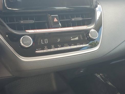 Used 2025 Toyota Corolla LE FWD image 27