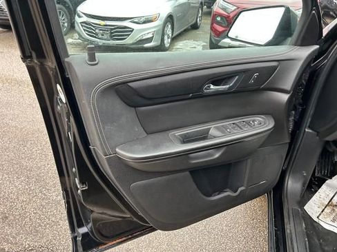 Used 2017 Chevrolet Traverse LT image 10