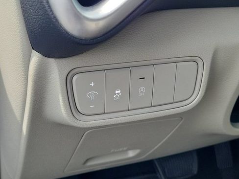 Used 2025 Kia Soul LX FWD image 17