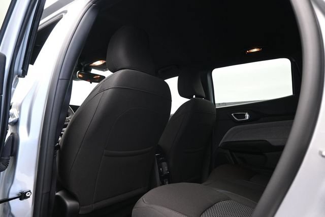 Used 2025 Jeep Compass Sport w/ Mopar Graphics Package AWD/4WD image 15