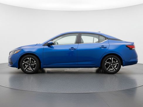 Used 2025 Nissan Sentra SV FWD image 5