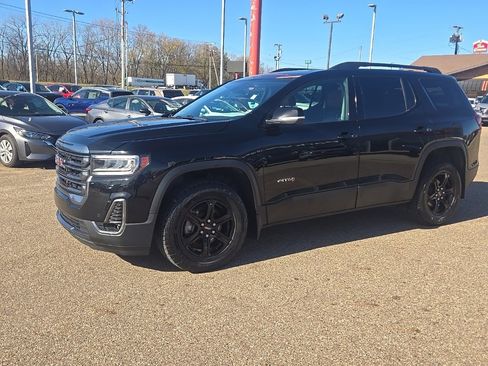 Used 2020 GMC Acadia AT4 w/ GMC Pro Grade Package image 3